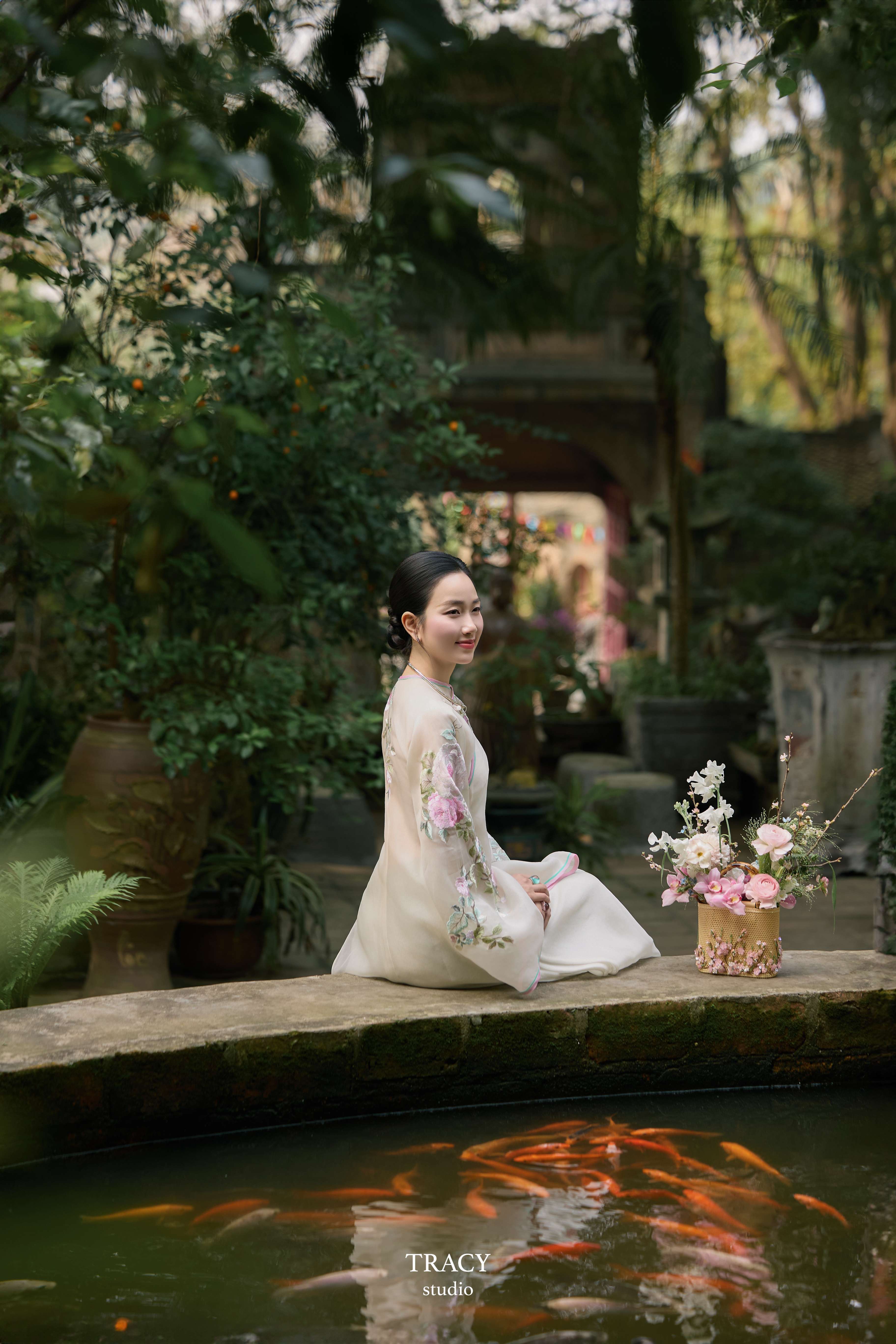frontend/img/gallery/anh-tet-yem-ao-dai/tracy-studio-chup-ao-dai-lan-huong (13).jpg